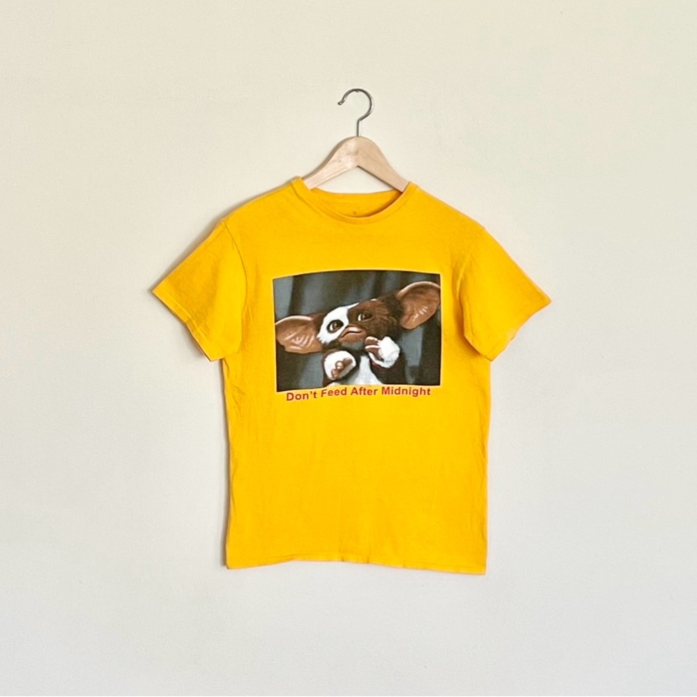 Gremlins Gizmo Don’t Feed After Midnight Yellow Movie T Shirt Adult size Small